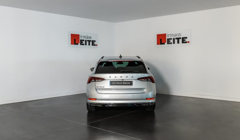 ŠKODA OCTAVIA BREAK 2.0 TDI SPORTLINE 150 CV DSG completo