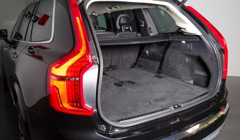 Volvo XC90 Recharge Inscription, T8 AWD híbrido plug-in, 7 lugares completo