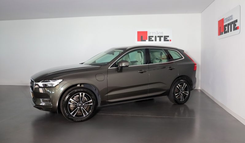 XC60 T8 PHEV 407cv Momentum Geartronic 8 Vel. AWD completo