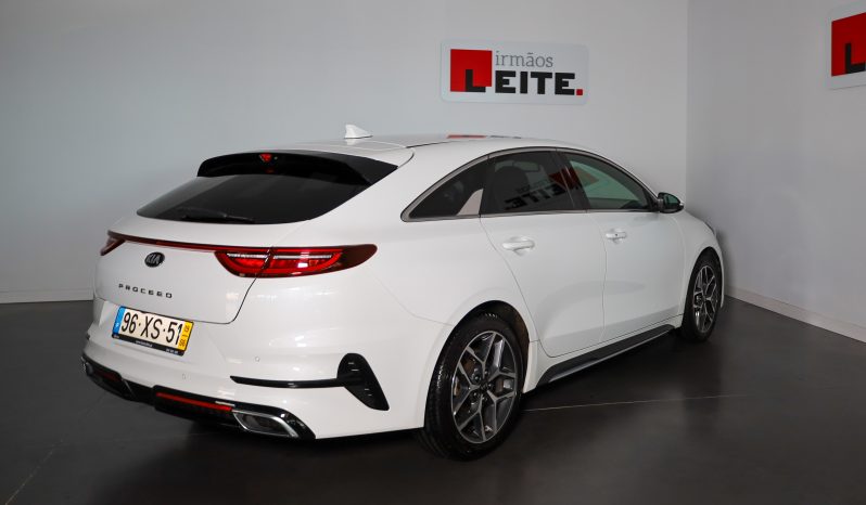 KIA Proceed 14T-GDI 6MT GT LINE completo