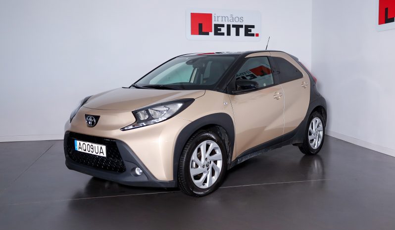 TOYOTA AYGO X 1.0 completo