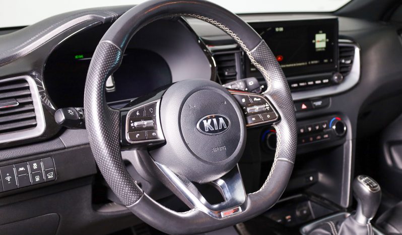 KIA Proceed 10T-GDI 6MT GT LINE completo