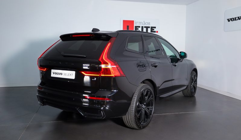 Volvo XC60 T6 eAWD Plug-in Black Edition completo