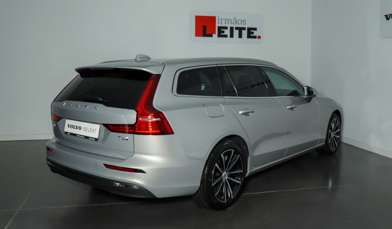 Volvo V60 Core, T6 AWD Híbrido Plug-in completo