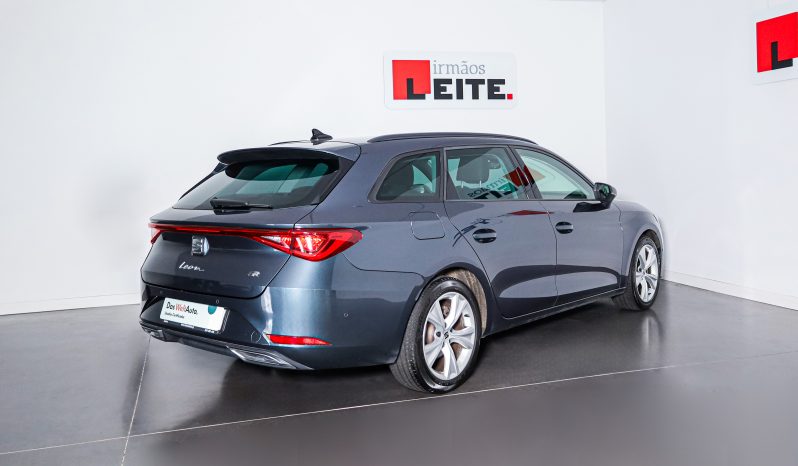 SEAT LEON SPORTSTOURER 2.0Tdi 150cv Cx DSG FR completo