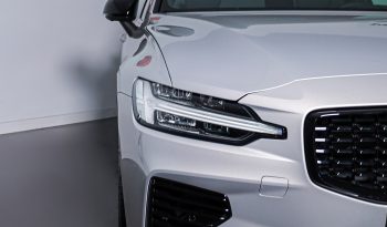 Volvo V60 T6 AWD Híbrido Plug-in Plus Dark completo