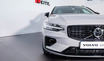 Volvo V60 T6 AWD Híbrido Plug-in Plus Dark completo