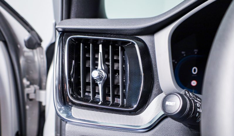 Volvo V60 T6 AWD Híbrido Plug-in Plus Dark completo