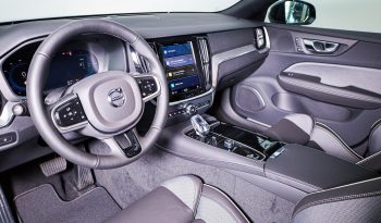 Volvo V60 T6 AWD Híbrido Plug-in Plus Dark completo