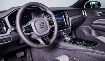 Volvo V60 T6 AWD Híbrido Plug-in Plus Dark completo