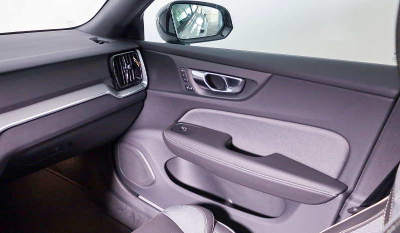 Volvo V60 T6 AWD Híbrido Plug-in Plus Dark completo