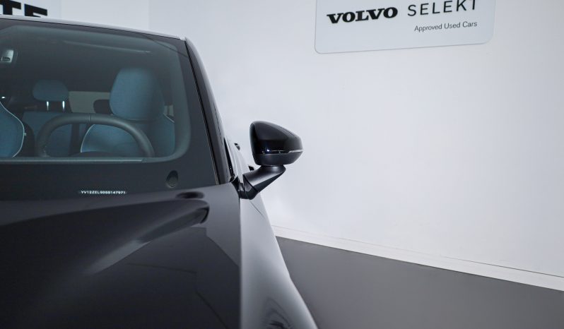 Volvo EX30 Plus Single Motor Extended Range completo