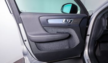 Volvo XC40 B3 Híbrido Plus Dark completo