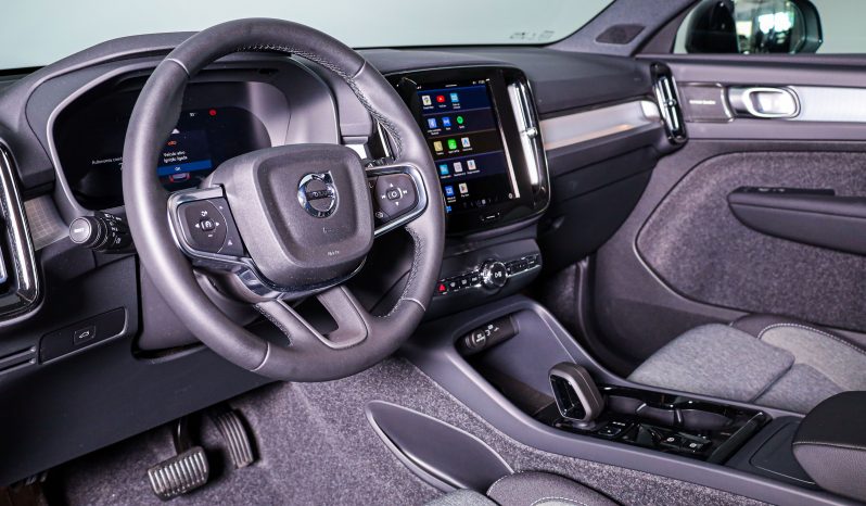 Volvo XC40 B3 Híbrido Plus Dark completo