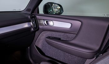 Volvo XC40 B3 Híbrido Plus Dark completo