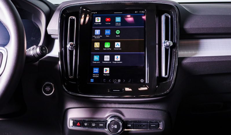Volvo XC40 B3 Híbrido Plus Dark completo