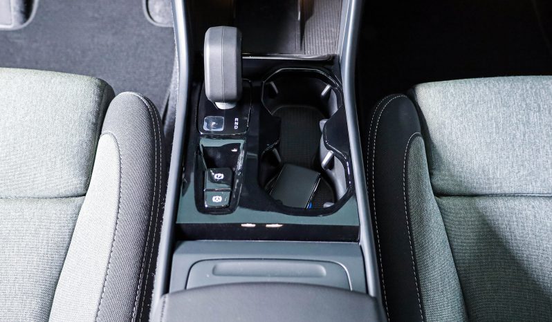 Volvo XC40 B3 Híbrido Plus Dark completo