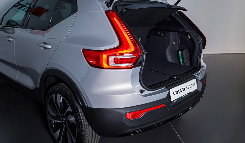 Volvo XC40 B3 Híbrido Plus Dark completo