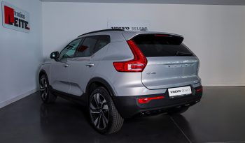 Volvo XC40 B3 Híbrido Plus Dark completo