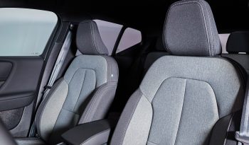 Volvo XC40 B3 Híbrido Plus Dark completo