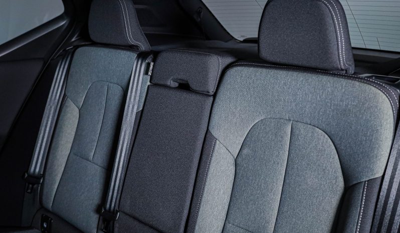 Volvo XC40 B3 Híbrido Plus Dark completo