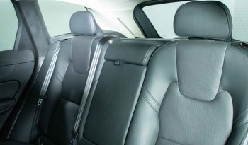 Volvo XC60 T6 AWD Híbrido Plug-in Plus Dark completo