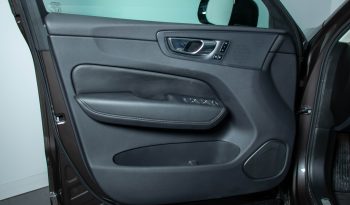 Volvo XC60 T6 AWD Híbrido Plug-in Plus Dark completo