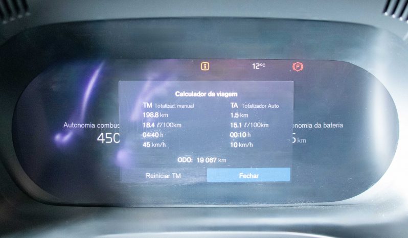 Volvo XC60 T6 AWD Híbrido Plug-in Plus Dark completo