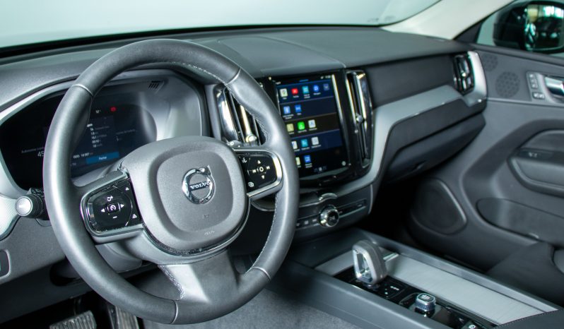Volvo XC60 T6 AWD Híbrido Plug-in Plus Dark completo