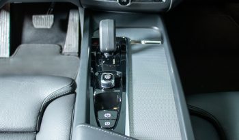 Volvo XC60 T6 AWD Híbrido Plug-in Plus Dark completo