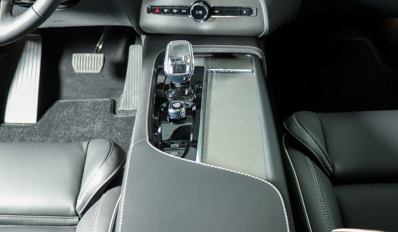 Volvo XC90 Recharge Plus Dark, T8 híbrido plug-in completo