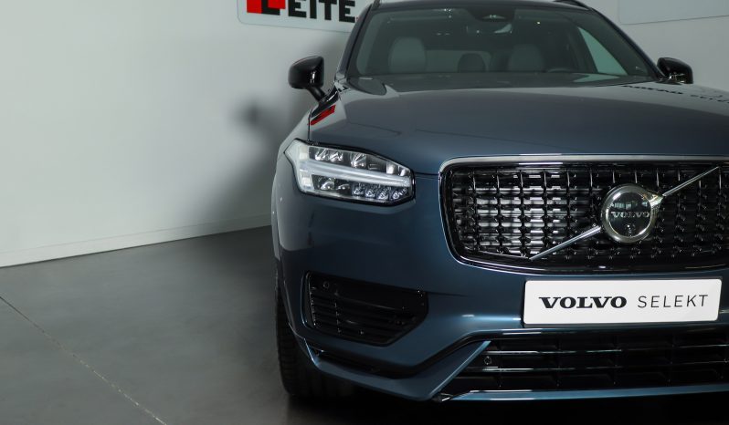 Volvo XC90 Recharge Plus Dark, T8 híbrido plug-in completo
