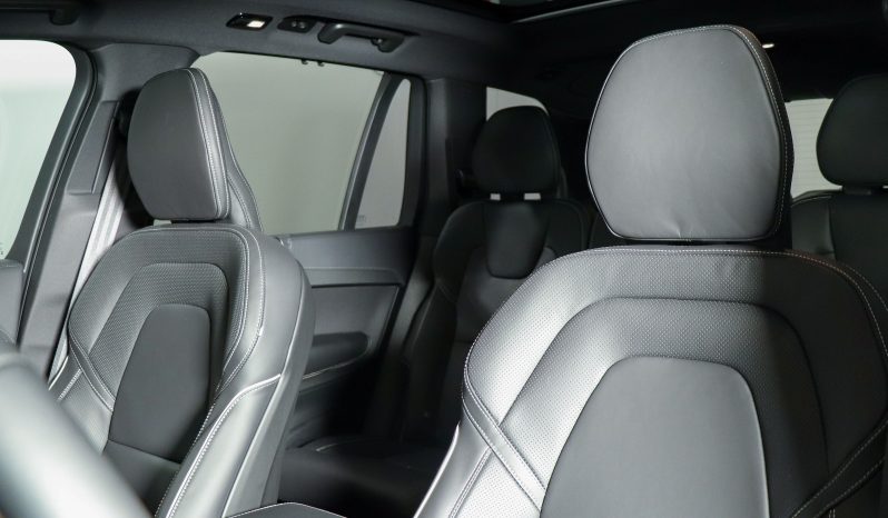 Volvo XC90 Recharge Plus Dark, T8 híbrido plug-in completo
