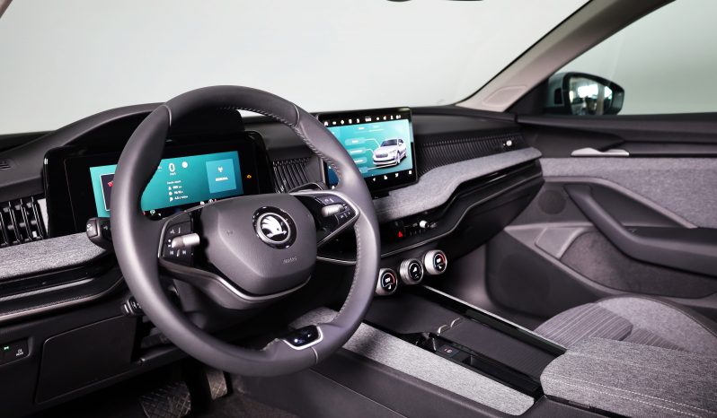 ŠKODA SUPERB BREAK 1.5 TSI 205 CV PHEV completo