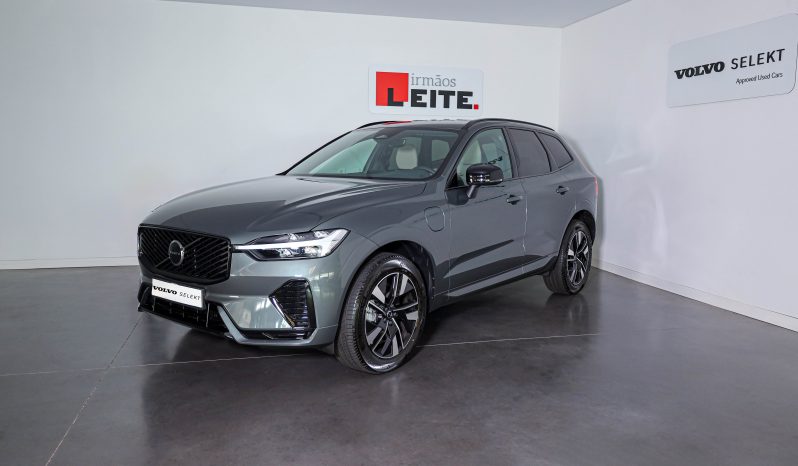 Volvo XC60 T6 AWD Híbrido Plug-in Plus Bright completo