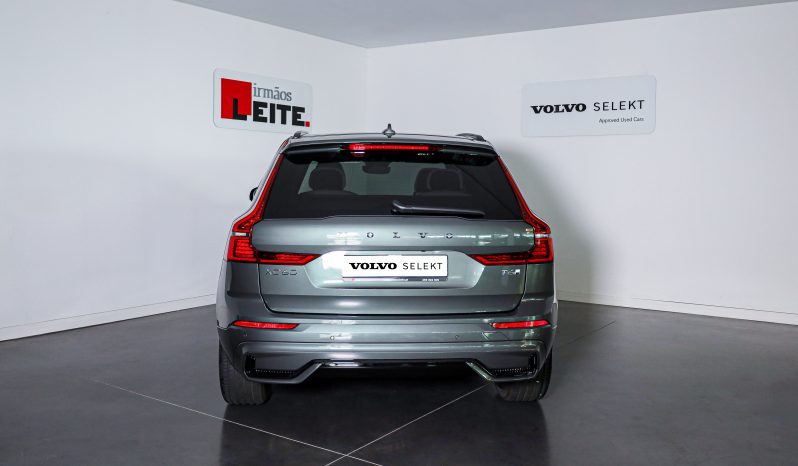 Volvo XC60 T6 AWD Híbrido Plug-in Plus Bright completo