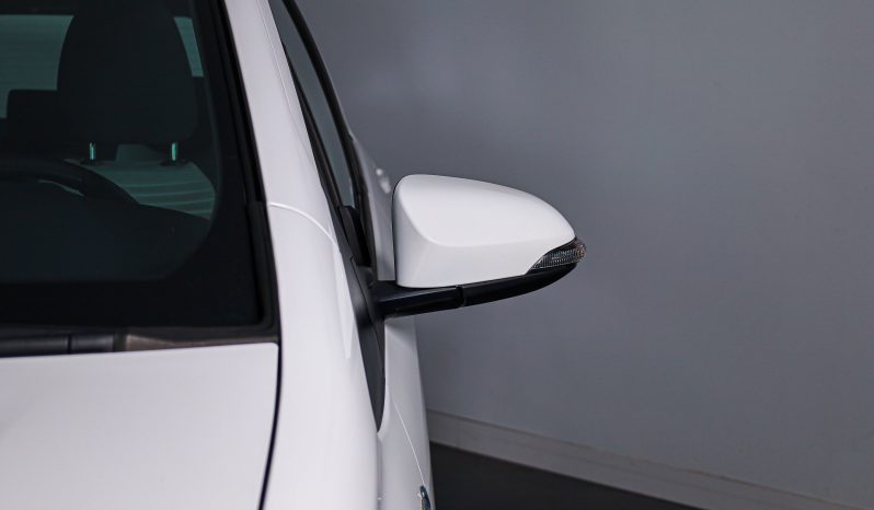 Toyota Yaris 1.5 VVT-i Comfort completo