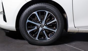 Toyota Yaris 1.5 VVT-i Comfort completo