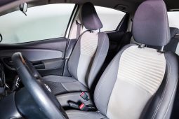 Toyota Yaris 1.5 VVT-i Comfort completo