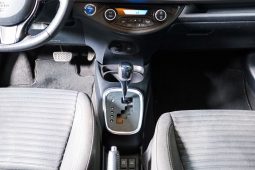 Toyota Yaris 1.5 VVT-i Comfort completo