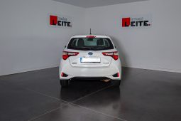 Toyota Yaris 1.5 VVT-i Comfort completo