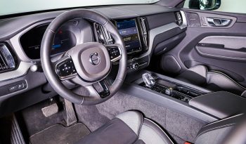 Volvo XC60 T6 AWD Híbrido Plug-in Plus Dark completo