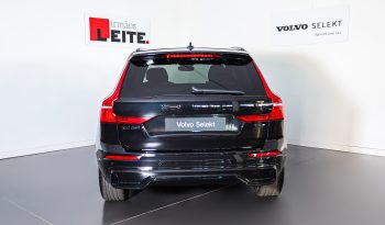 Volvo XC60 T6 AWD Híbrido Plug-in Plus Dark completo