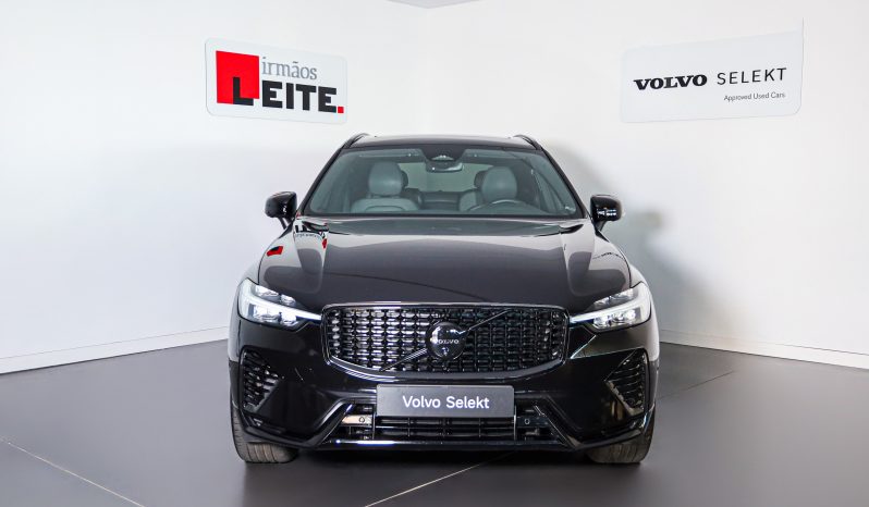 Volvo XC60 T6 AWD Híbrido Plug-in Plus Dark completo