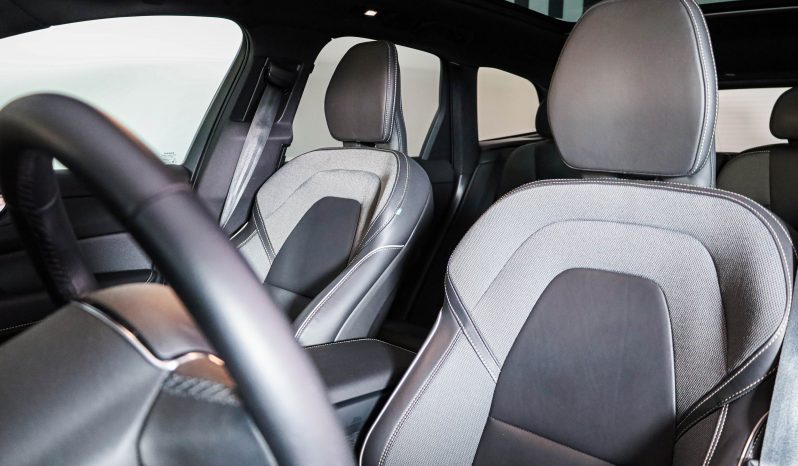 Volvo XC60 T6 AWD Híbrido Plug-in Plus Dark completo