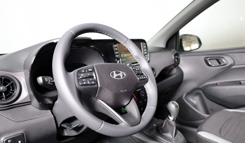 HYUNDAI I10 1.0 MPI CONFORT MY25 (TT) completo