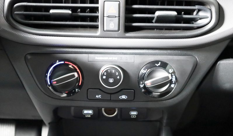 HYUNDAI I10 1.0 MPI CONFORT MY25 (TT) completo