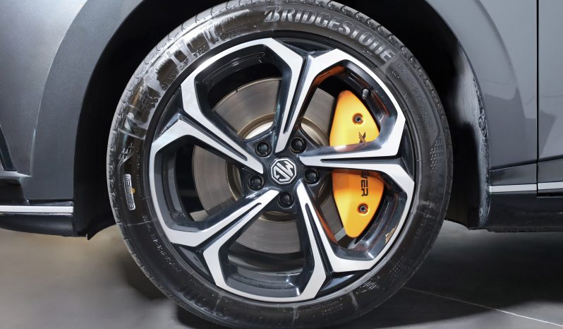 MG MG4 64kwh XPower 4WD completo