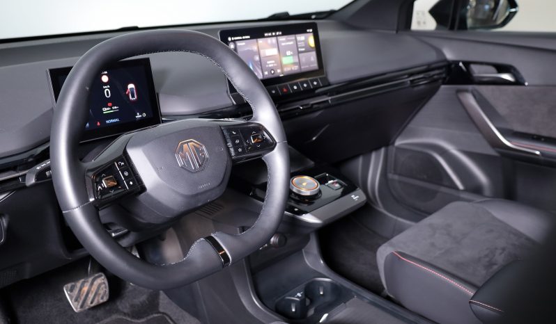 MG MG4 64kwh XPower 4WD completo