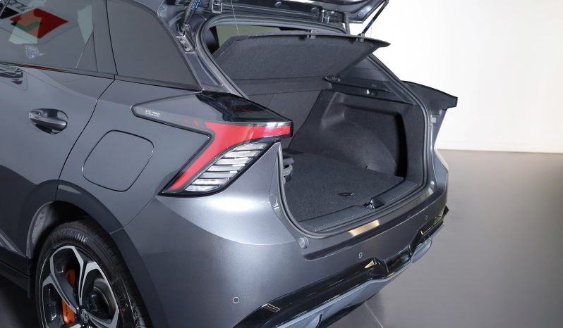 MG MG4 64kwh XPower 4WD completo